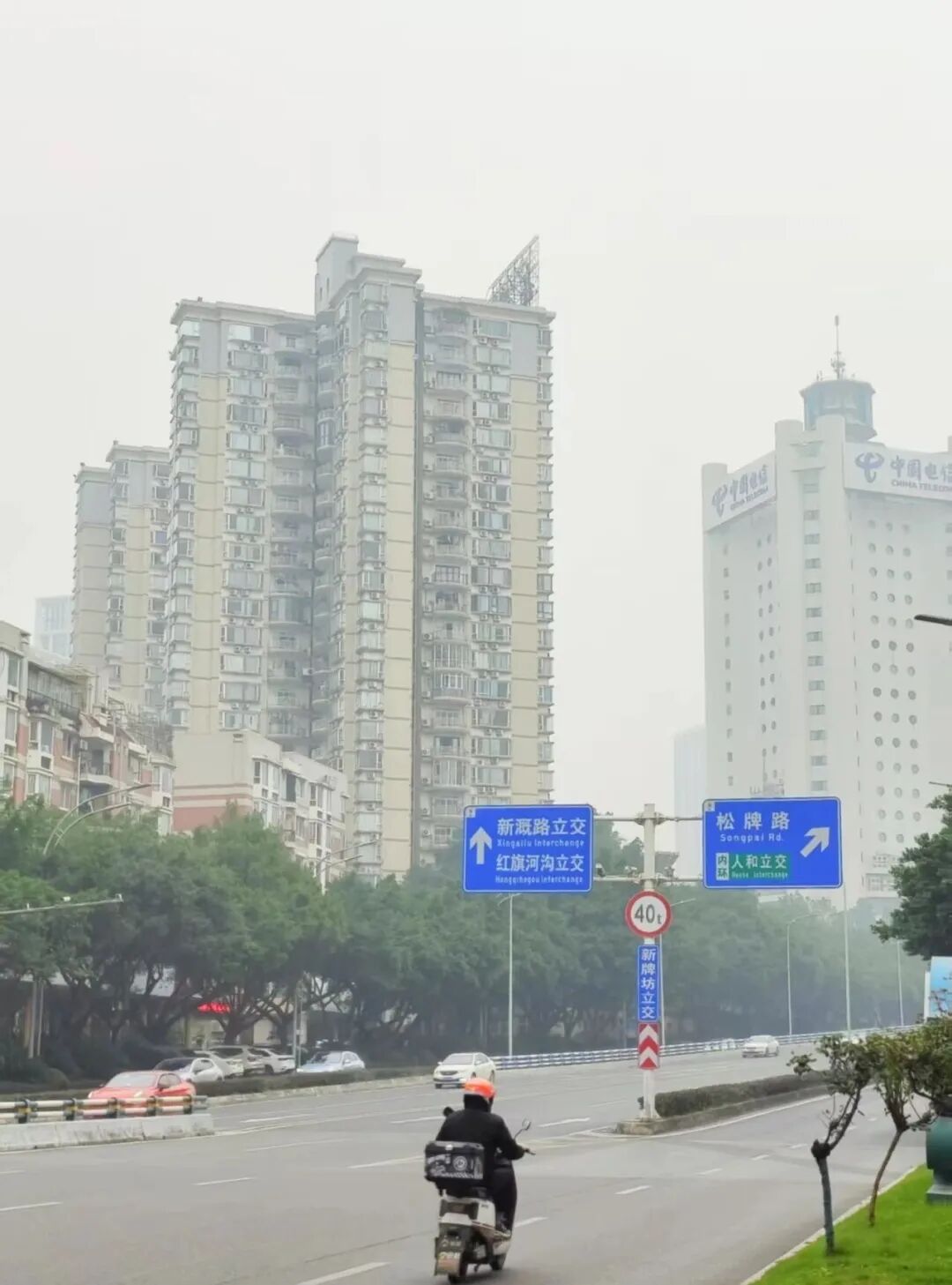 重庆平均气温将下降4~6℃，但中心城区还未入冬→